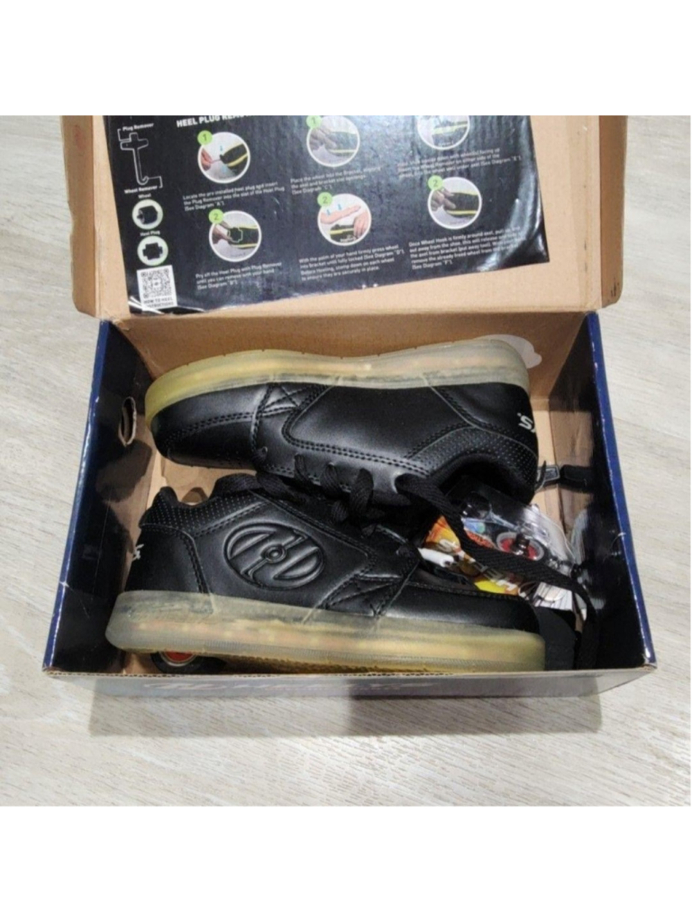 Heelys Premium Lights L10 Shoes Boys 2 Black LED Light Up Roller Sneakers Casual